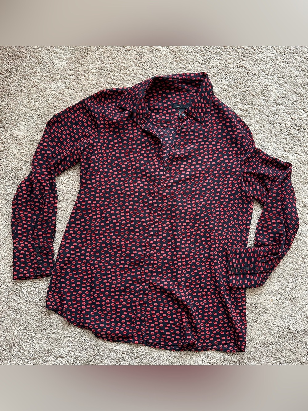 Women’s MANGO Black Red Lips Print Blouse size S